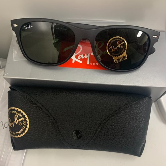 Ray-Ban WAYFARER Sunglasses